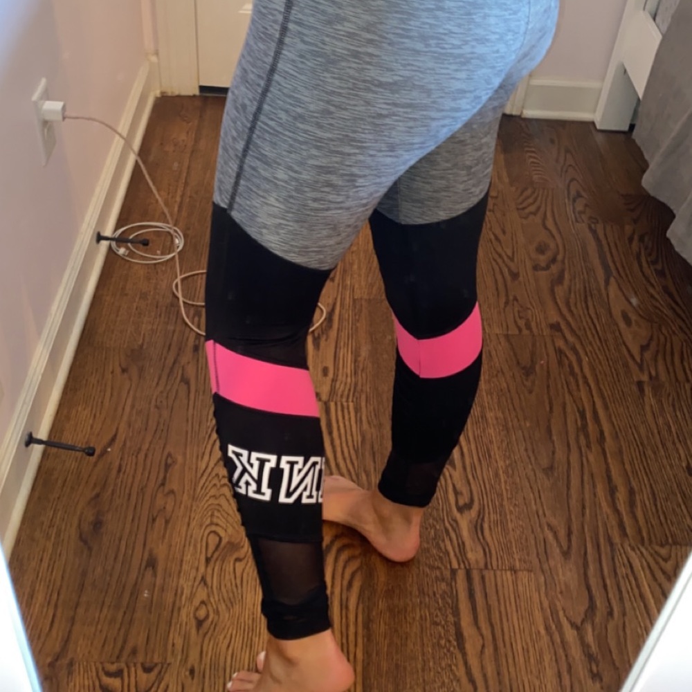 Women’s PINK leggings.